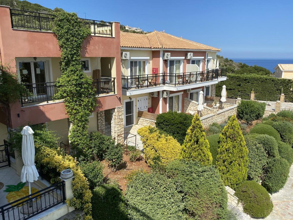 Koríthion Lithies Sea View Boutique Hotel מראה חיצוני תמונה