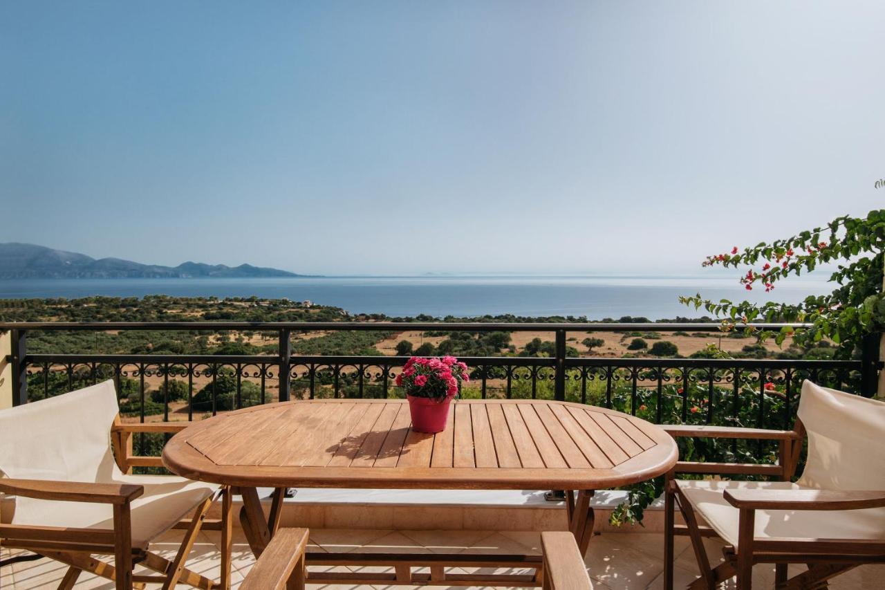 Koríthion Lithies Sea View Boutique Hotel מראה חיצוני תמונה
