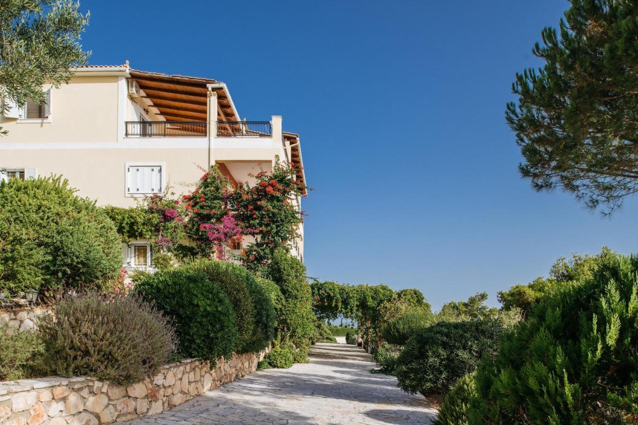 Koríthion Lithies Sea View Boutique Hotel מראה חיצוני תמונה