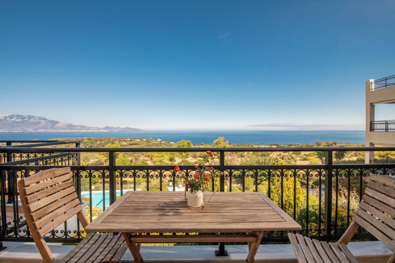 Koríthion Lithies Sea View Boutique Hotel מראה חיצוני תמונה