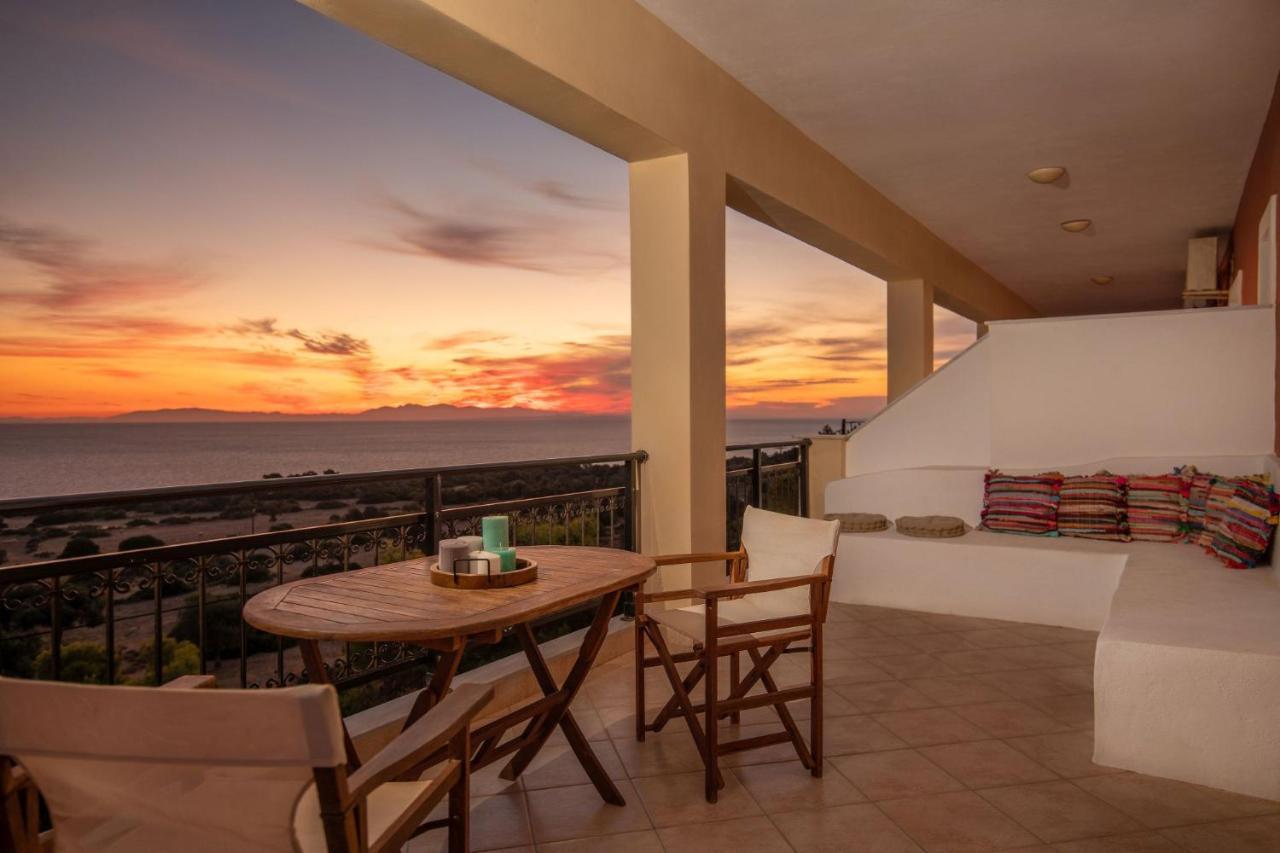 Koríthion Lithies Sea View Boutique Hotel מראה חיצוני תמונה