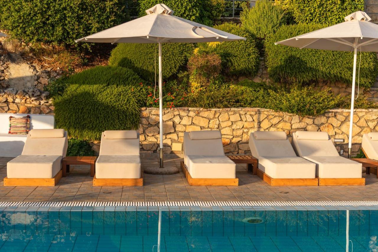 Koríthion Lithies Sea View Boutique Hotel מראה חיצוני תמונה