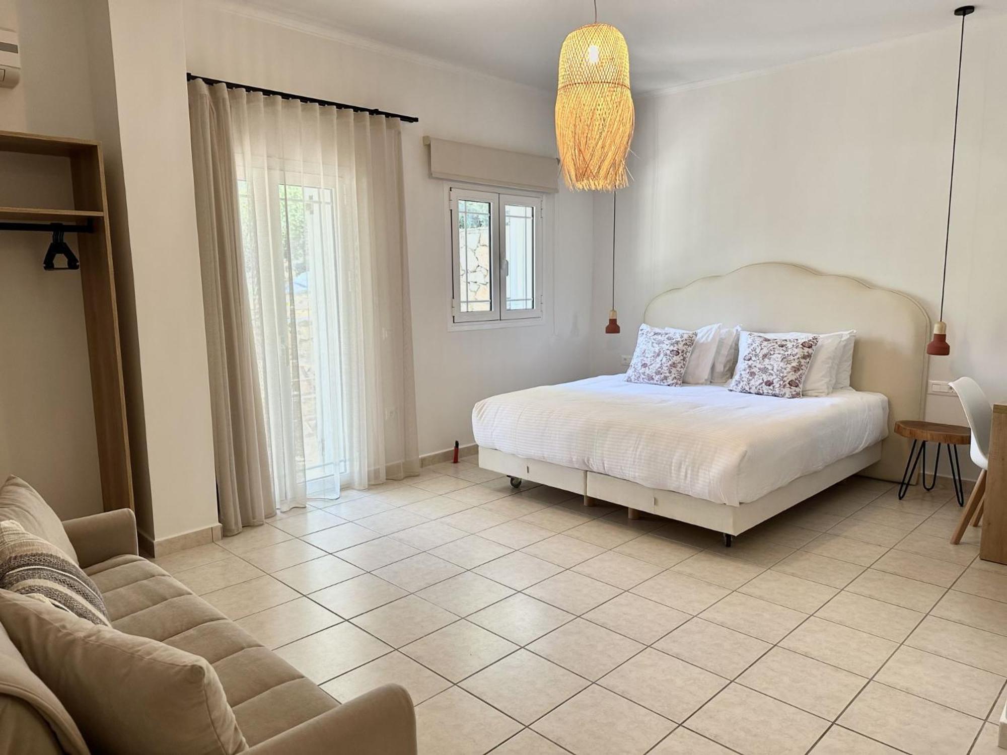 Koríthion Lithies Sea View Boutique Hotel מראה חיצוני תמונה