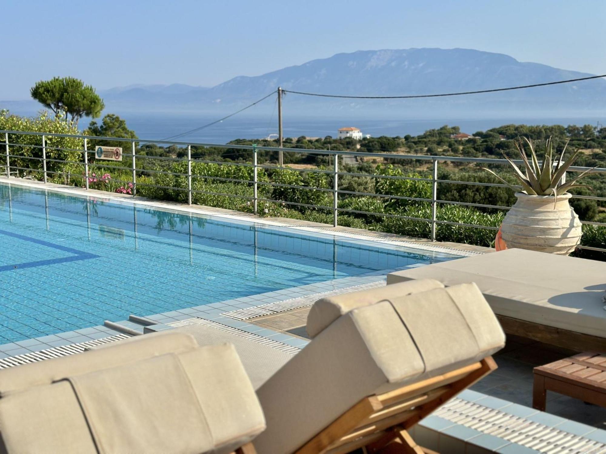 Koríthion Lithies Sea View Boutique Hotel מראה חיצוני תמונה