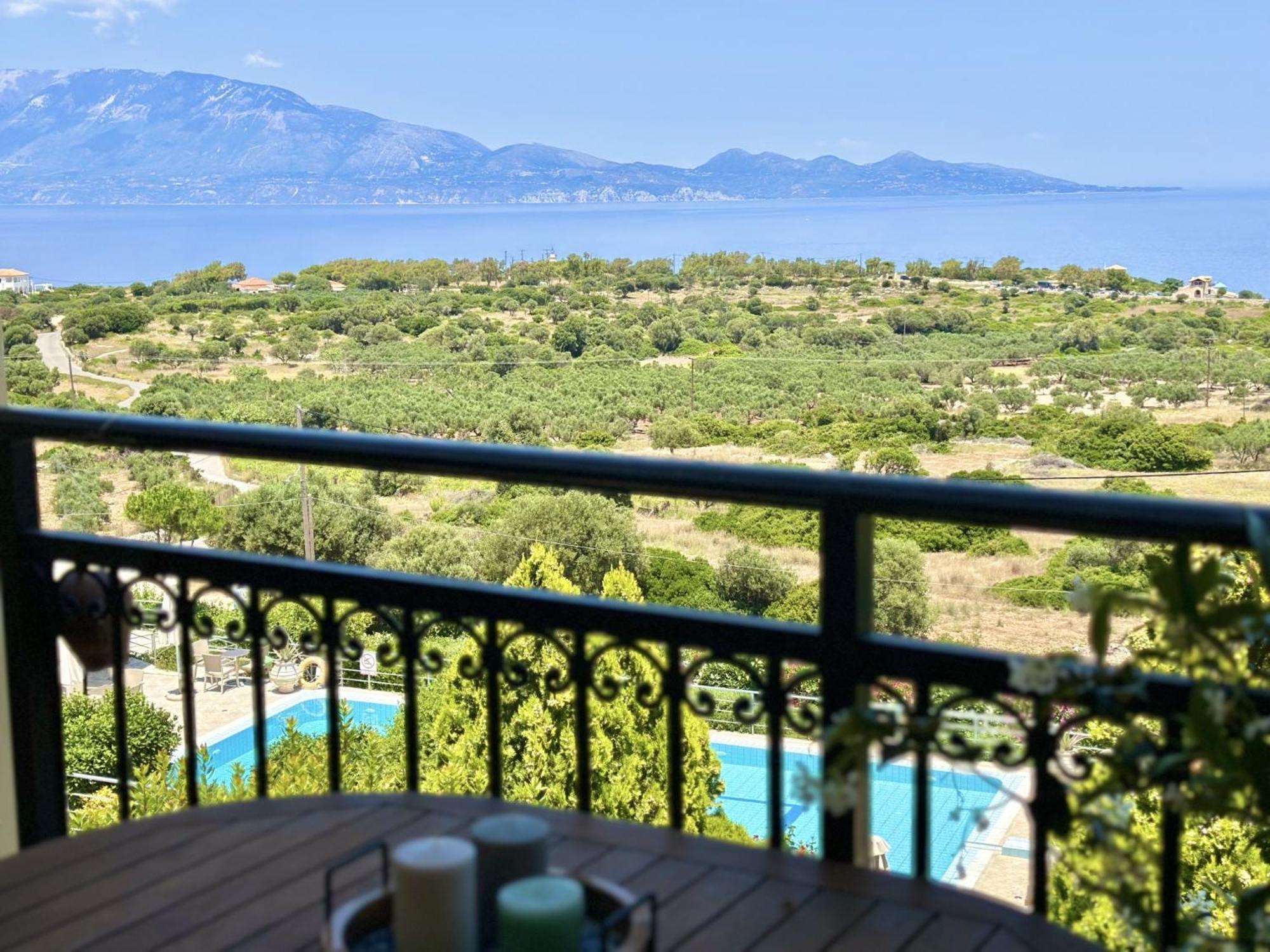 Koríthion Lithies Sea View Boutique Hotel מראה חיצוני תמונה