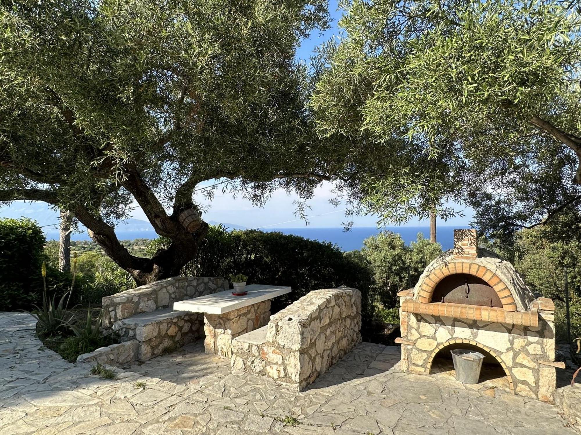 Koríthion Lithies Sea View Boutique Hotel מראה חיצוני תמונה