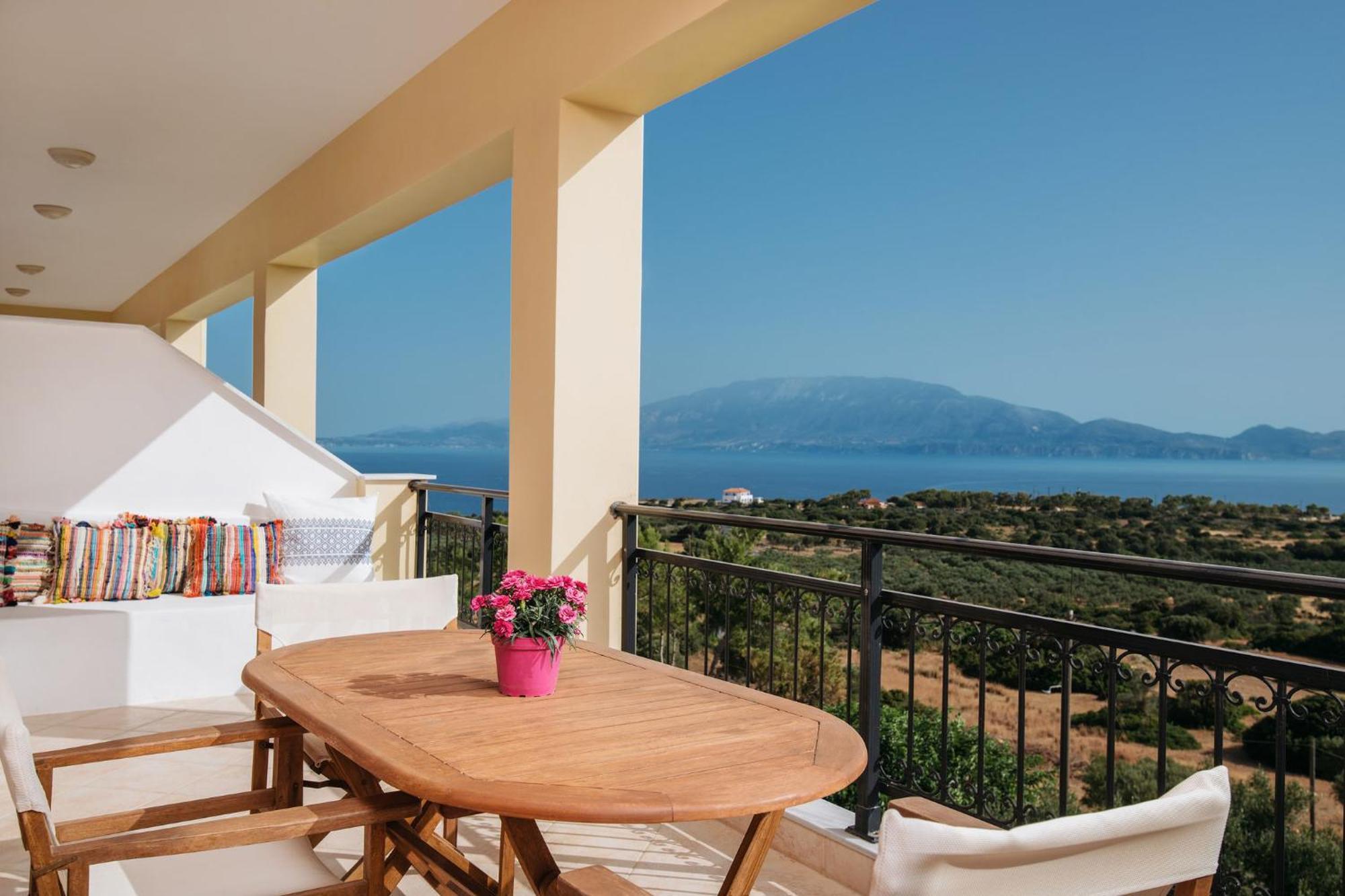 Koríthion Lithies Sea View Boutique Hotel מראה חיצוני תמונה